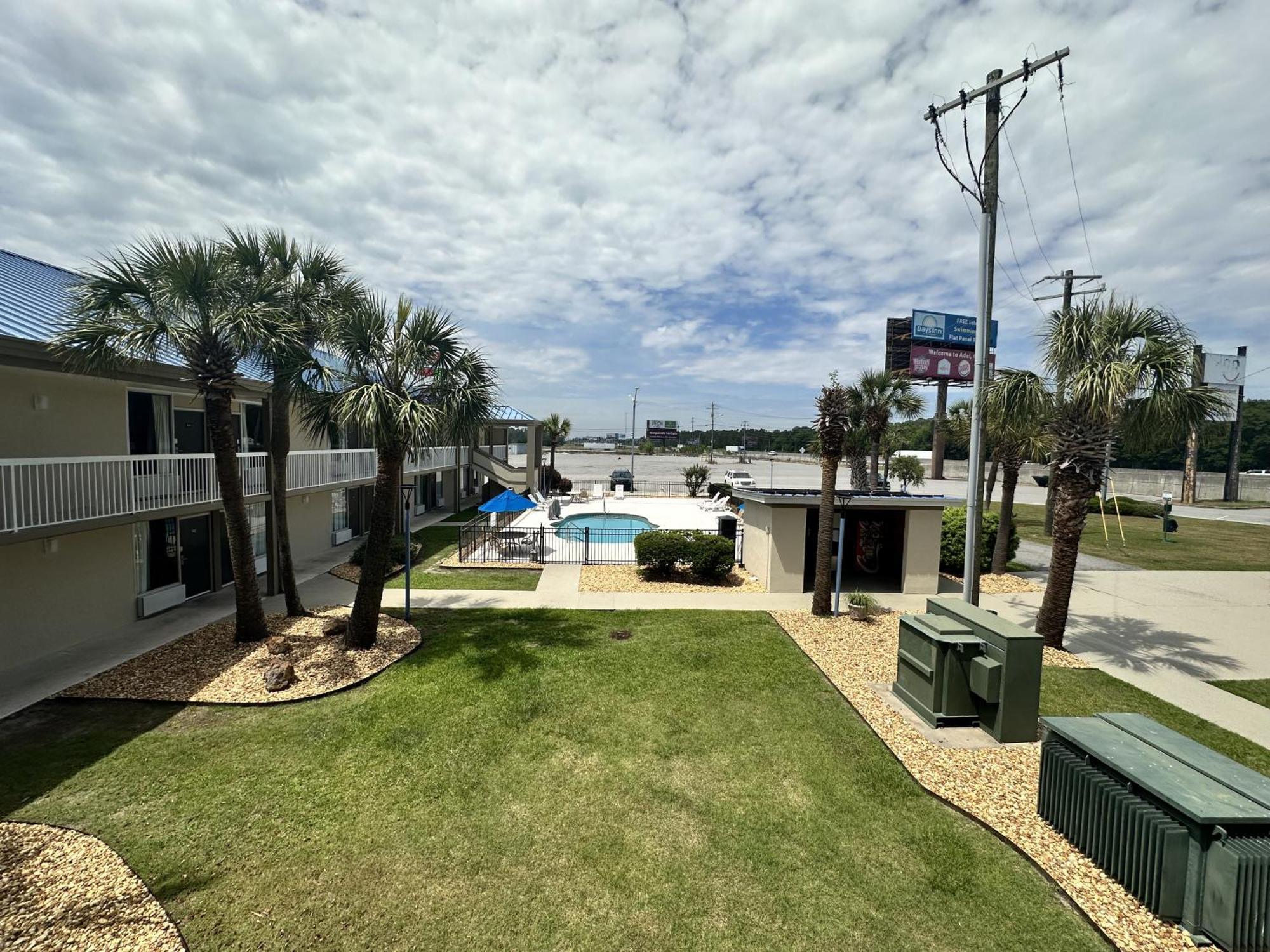 Days Inn By Wyndham Adel I-75 Luaran gambar